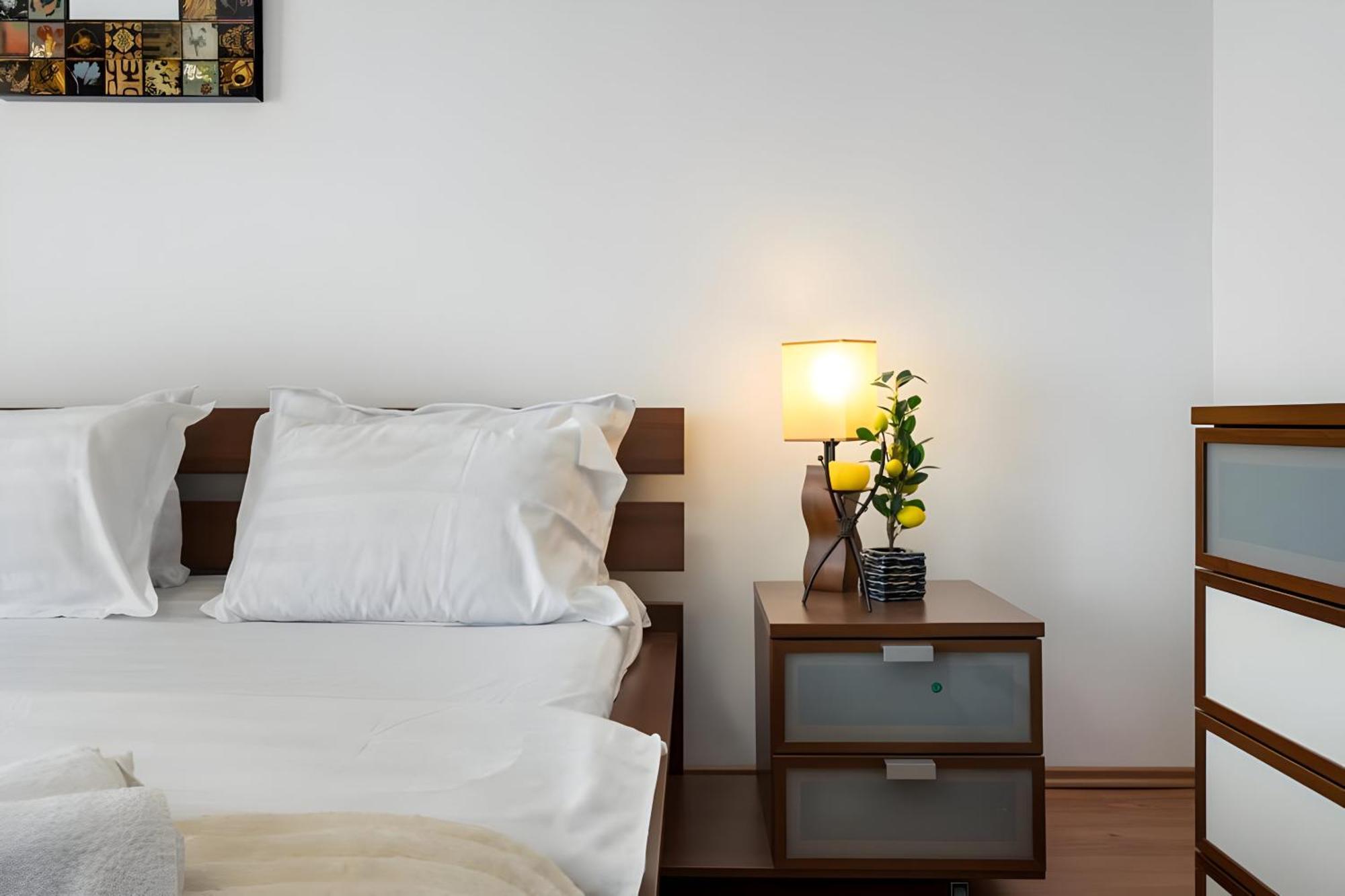 Apartment 2bdr Spacious And Comfy Flat With Amazing Views - Landmark & *