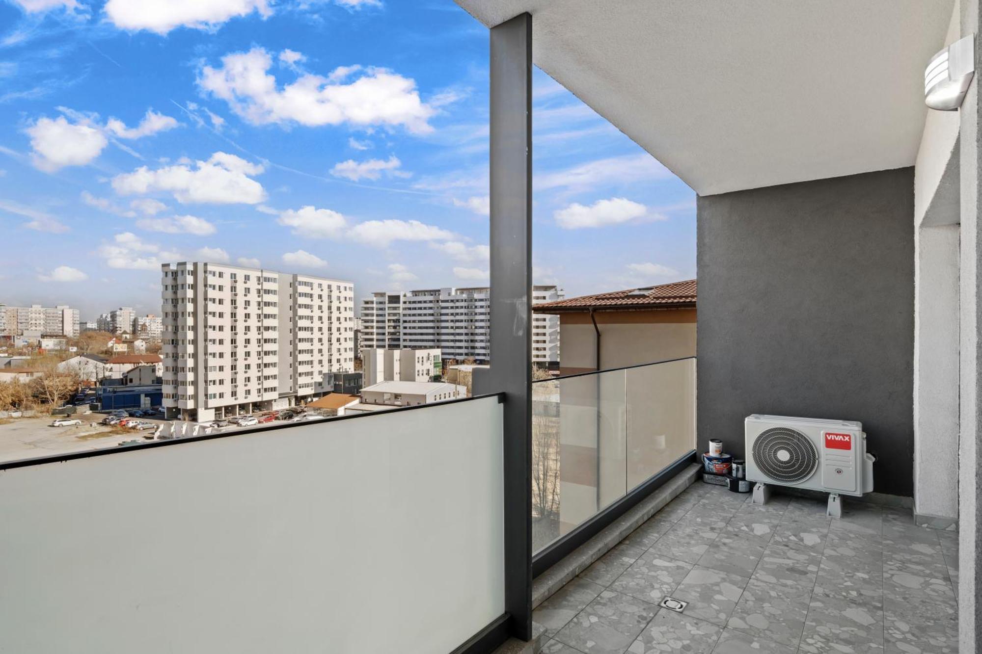 Ultra-modern & Spacious 2br With Balcony * Bucharest
