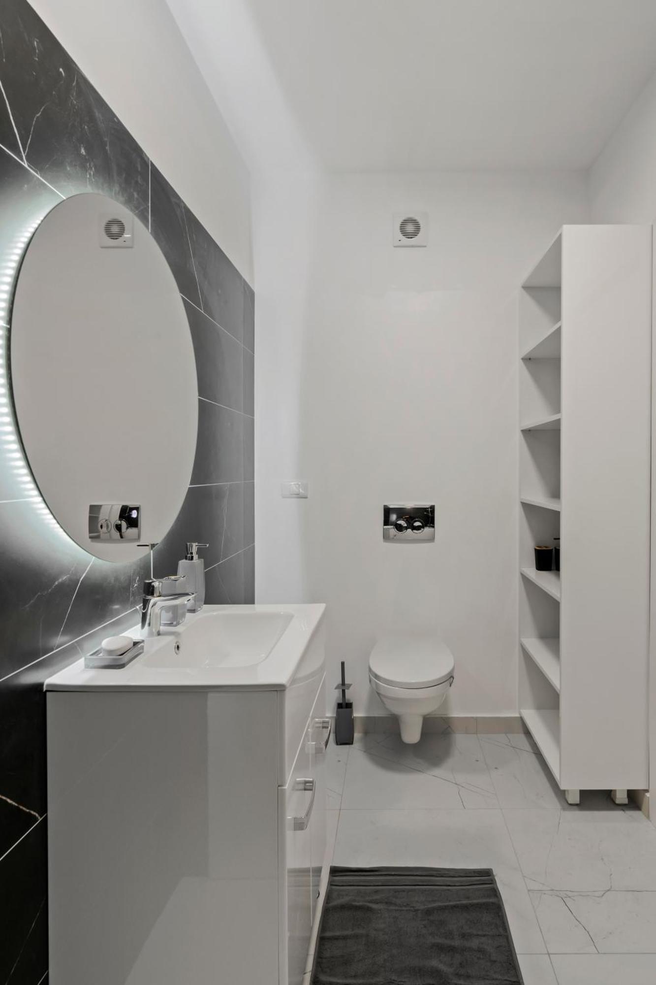 Apartment Ultra-modern & Spacious 2br With Balcony Bucharest