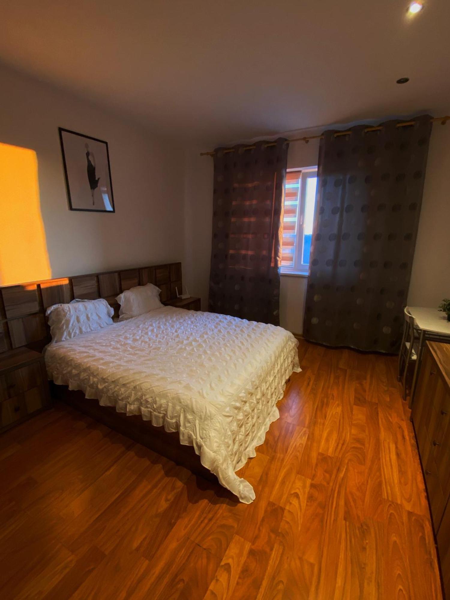 Apartment Premier Flat With Parking Bucharest