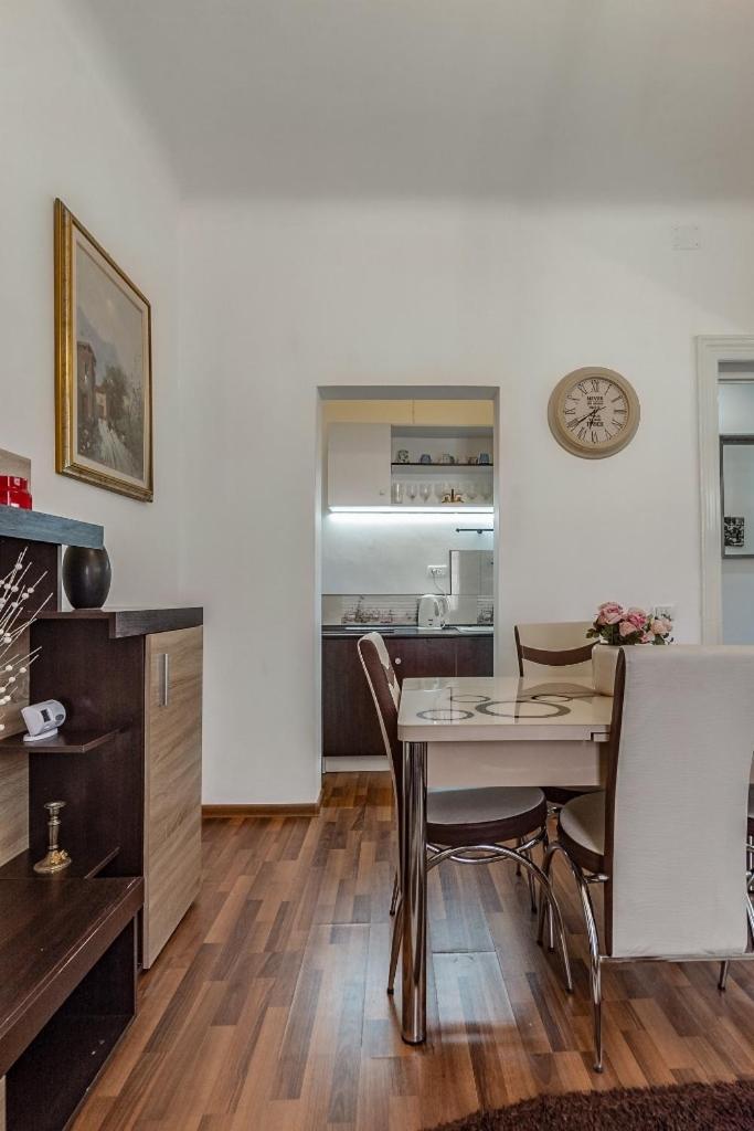 Intimate Place In The Old Town Of Apartment *