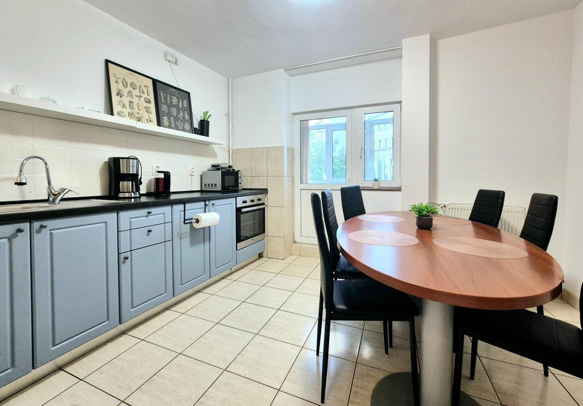 Apartment Next 2 Parliament - Tranquil Unirii - Airy & Comfy With Parking Bucharest