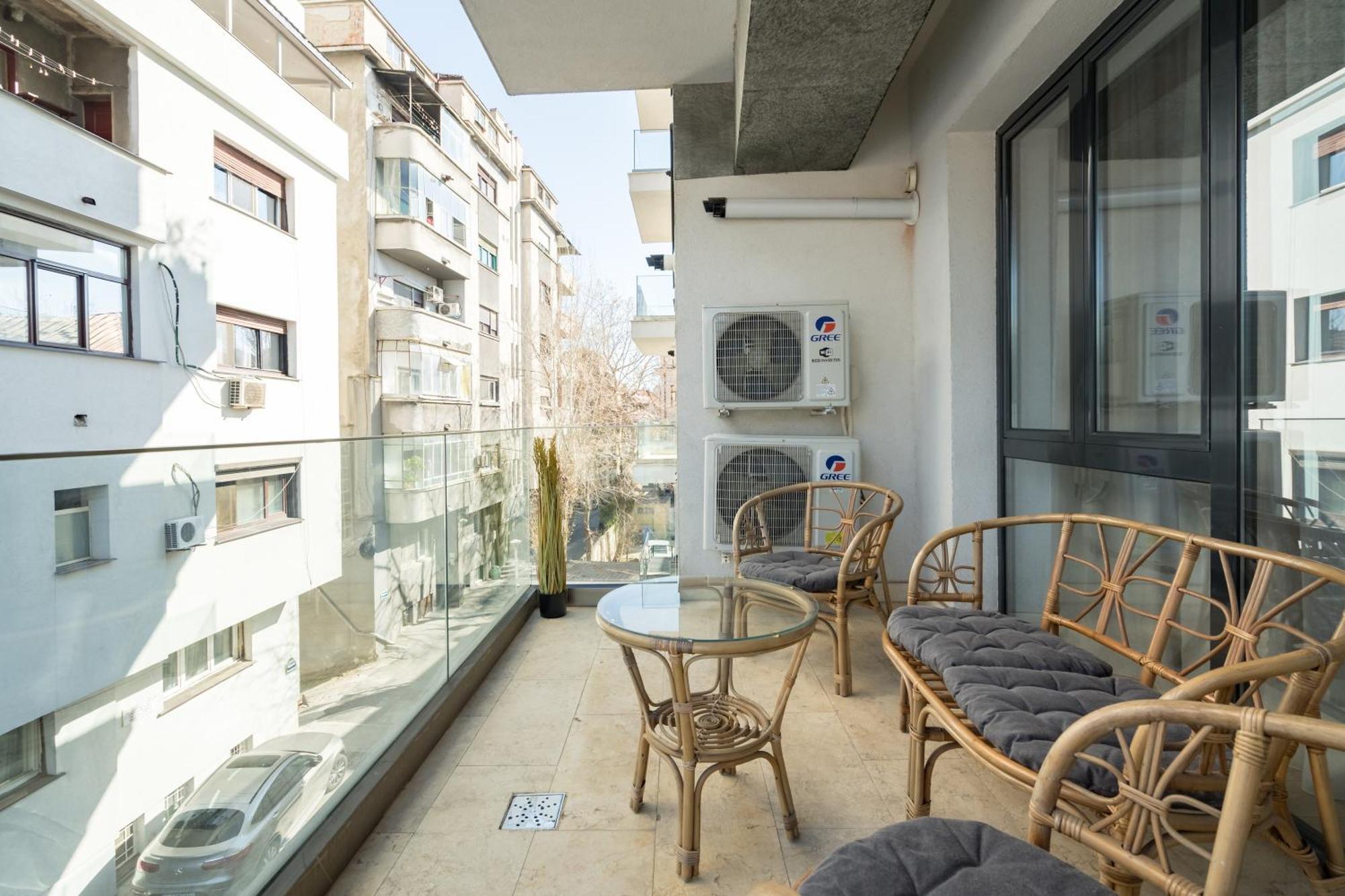 Uphome Aparthotel Bucharest