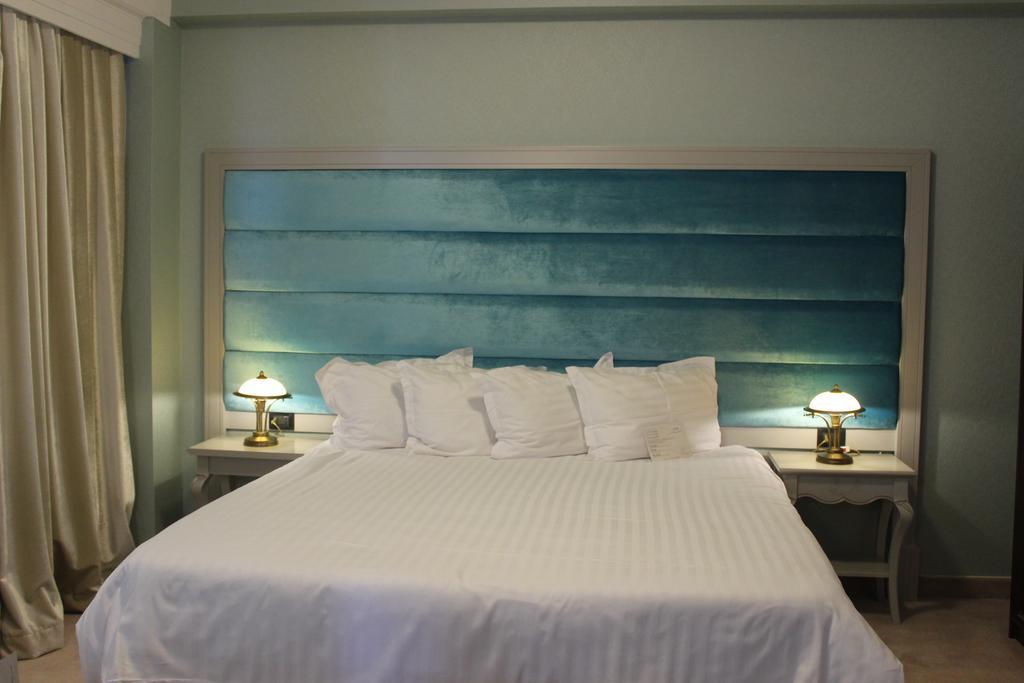 Hotel Phoenicia Grand 4*