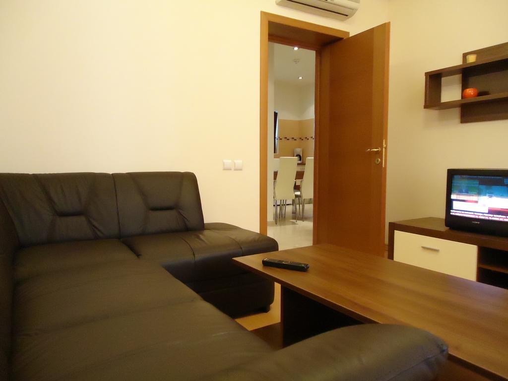Bucharest Apartments * Bucareste