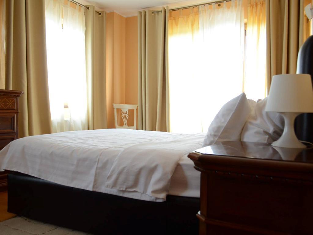 Monte Carlo Palace Hotel Bucureşti