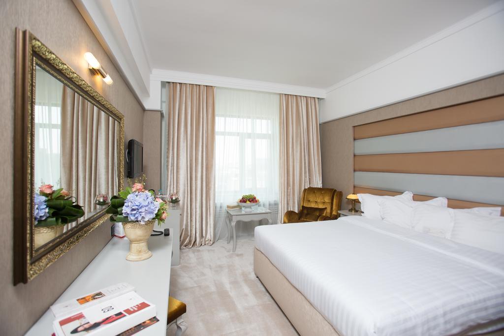Phoenicia Grand Hotel
