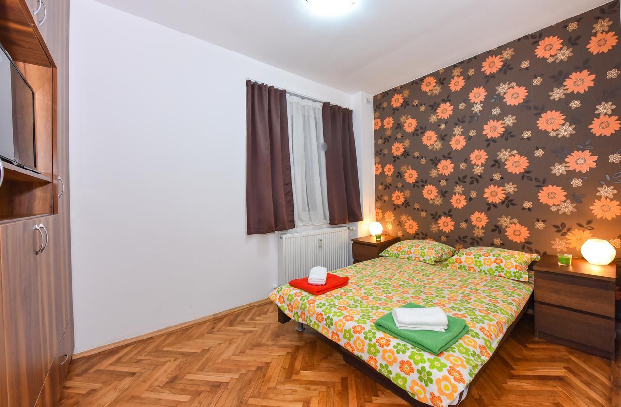 Sala Palatului Tower View Apartment Bucharest