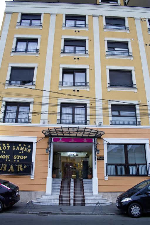 Queen Hotel 3*