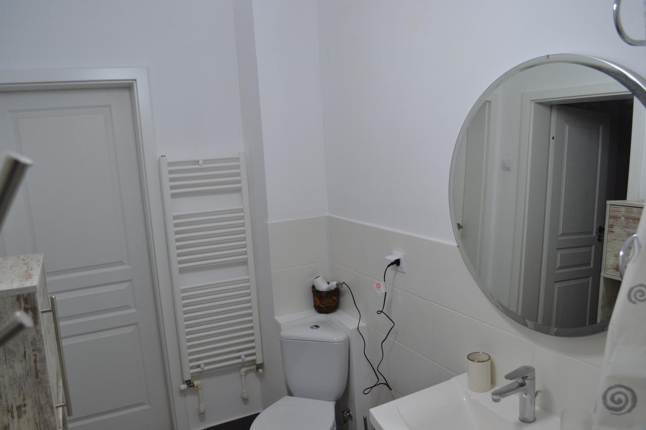 Victoria Plaza Two Bdr Apt Apartamento Bucareste