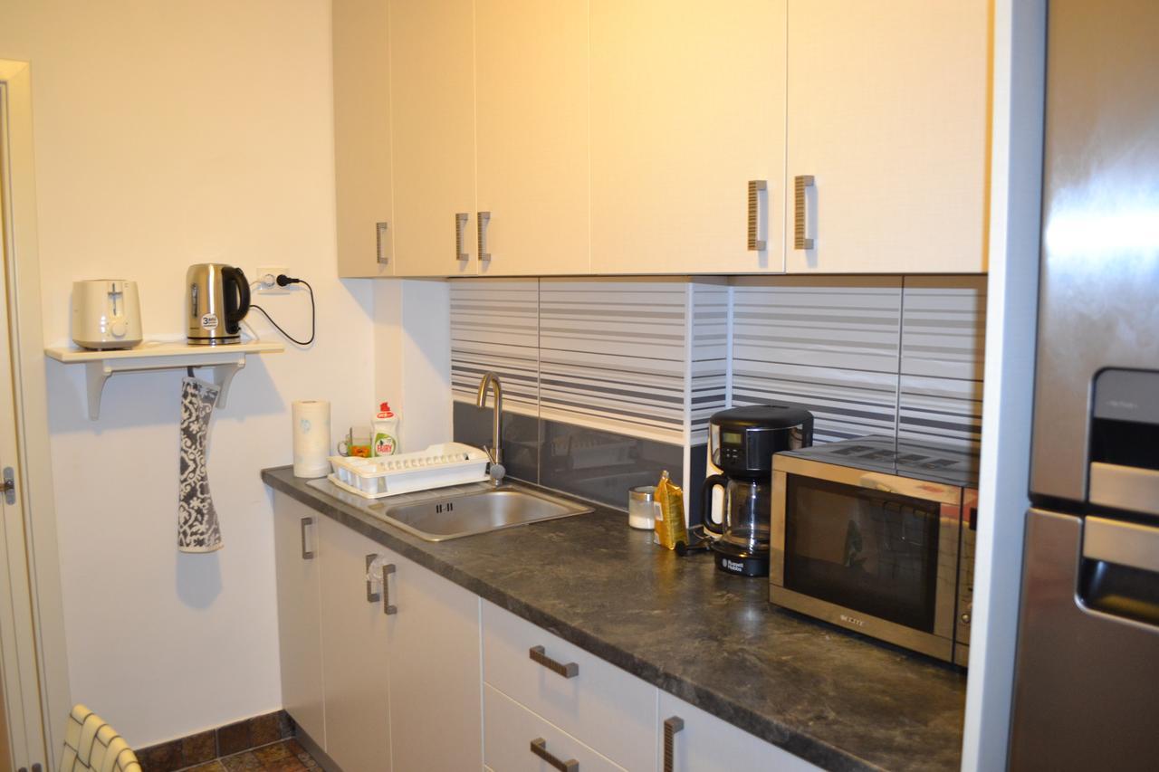 Apartamento Victoria Plaza Two Bdr Apt Bucareste