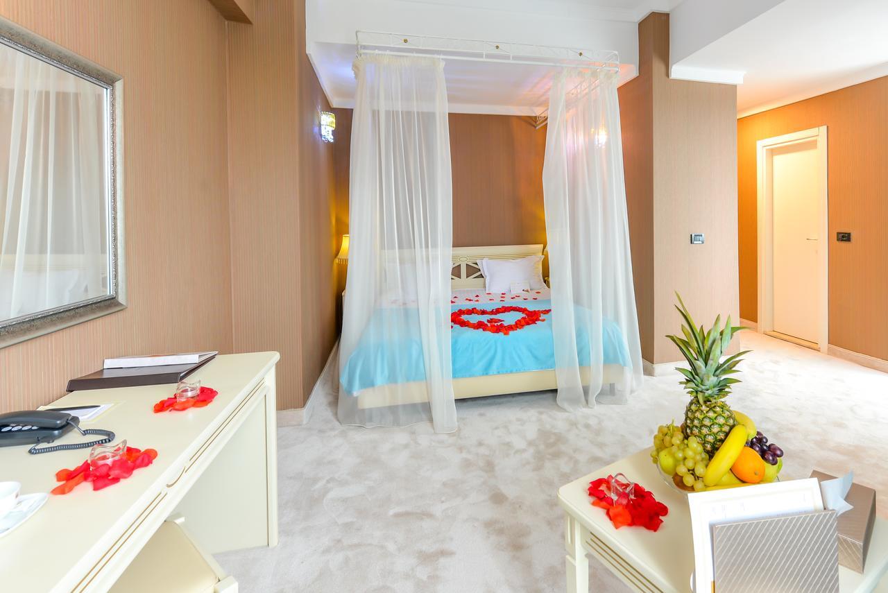 Hotel Phoenicia Grand 4*