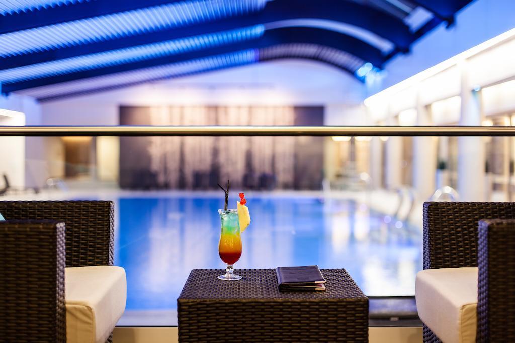 Hotel Ramada By Wyndham Parc 4*