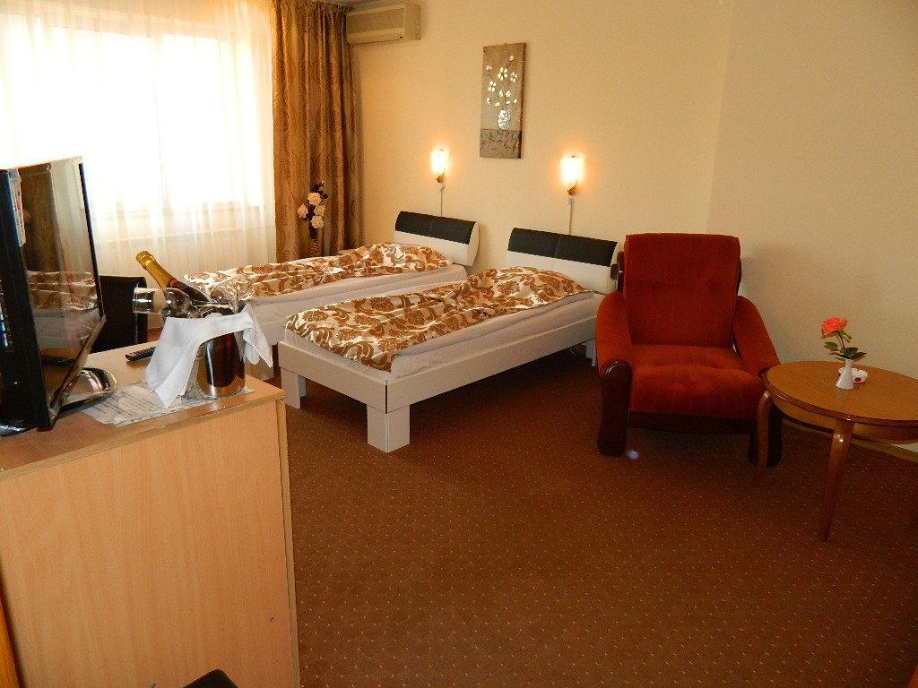 Dalin Hotel 3*