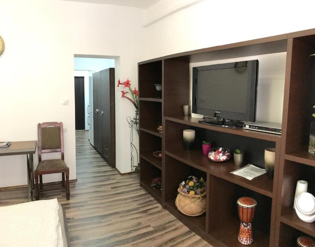 Lucy Apartment