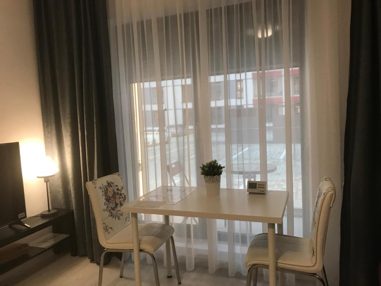 Apartment 21
