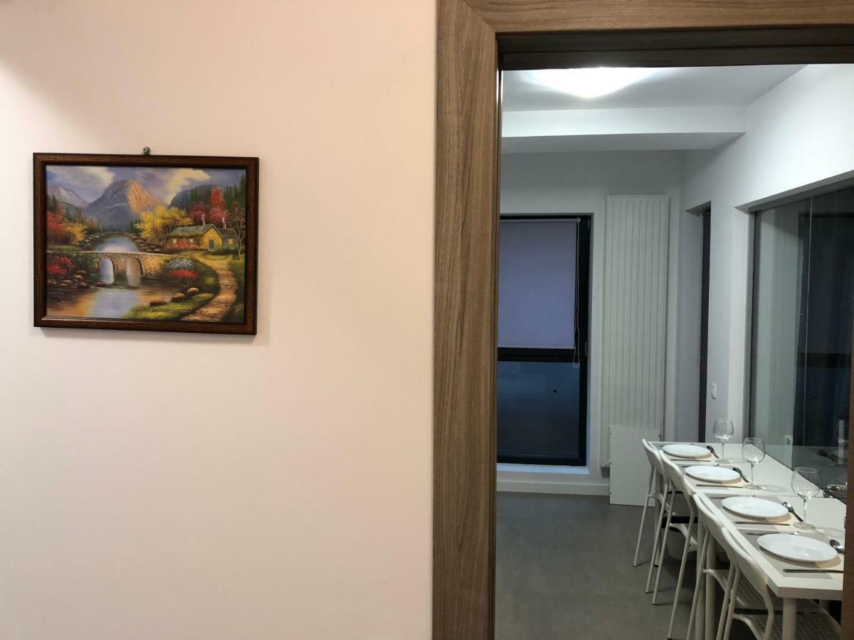 Apartment 21