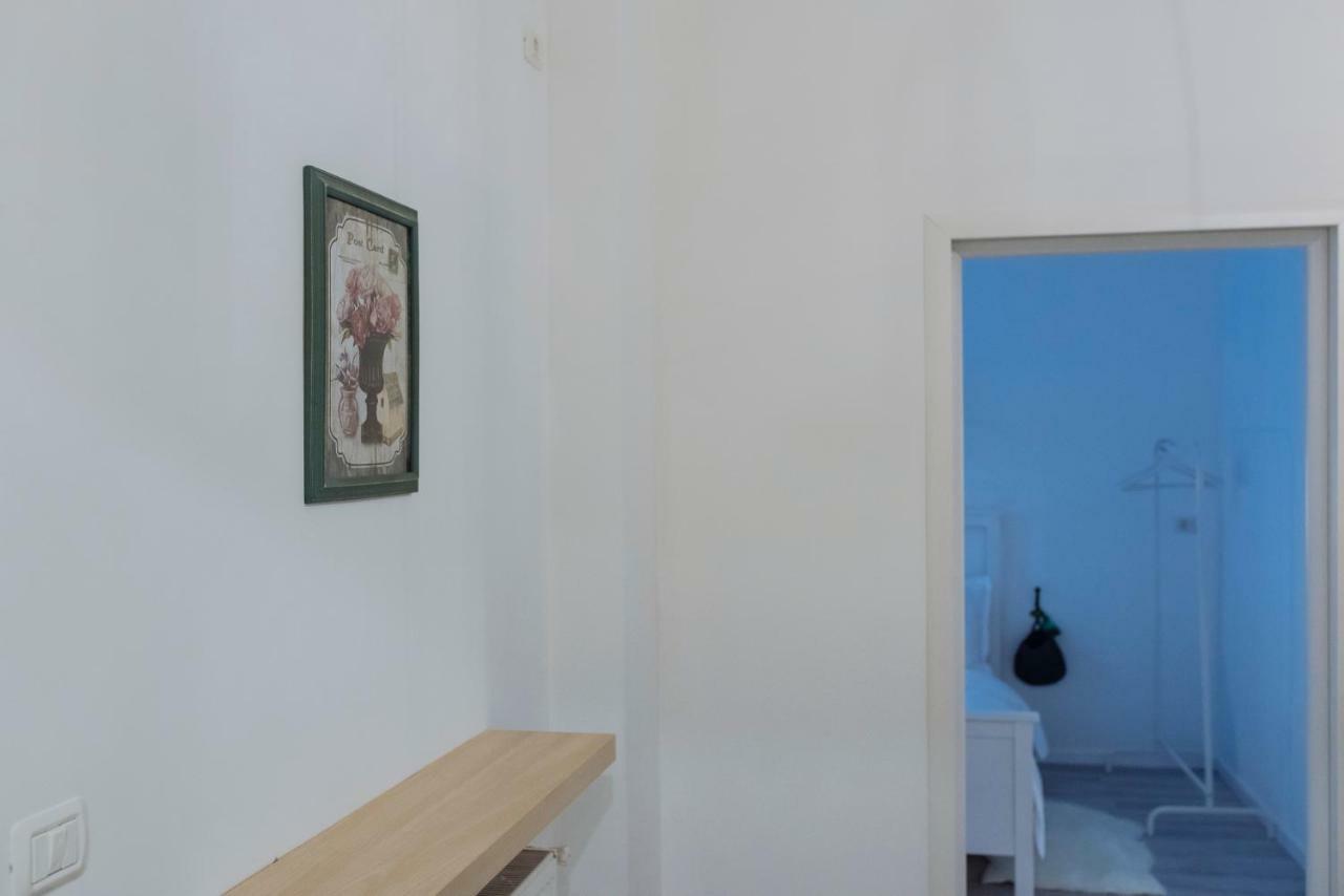 Center - Quinet Large Apartament *