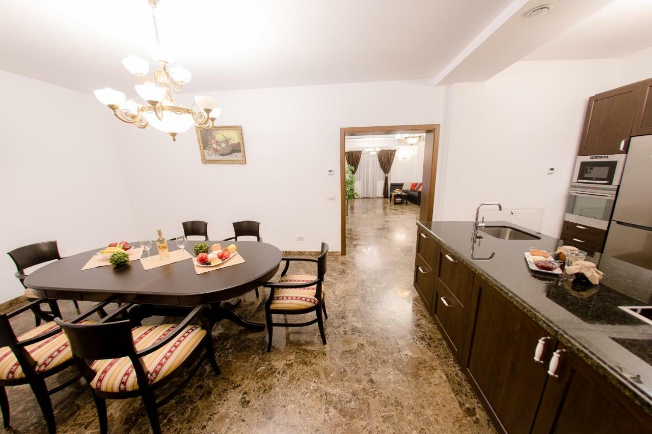 Sun Residences Intercontinental Apartment *