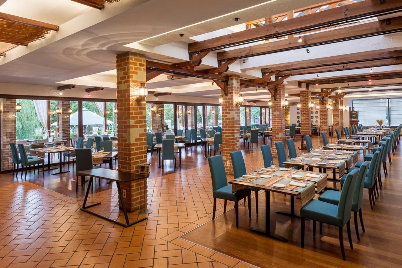 Hotel Ramada By Wyndham Parc 4*