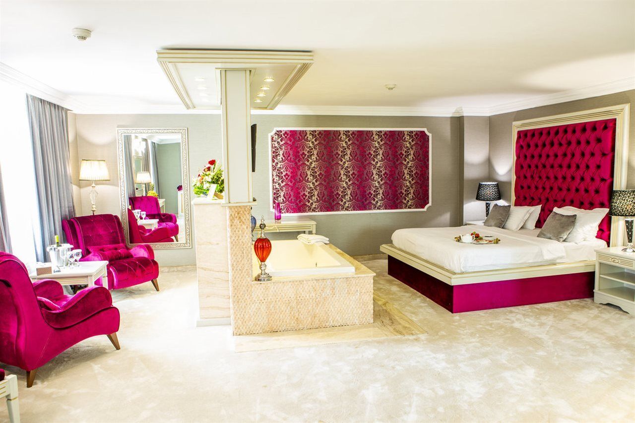 Phoenicia Grand 4*