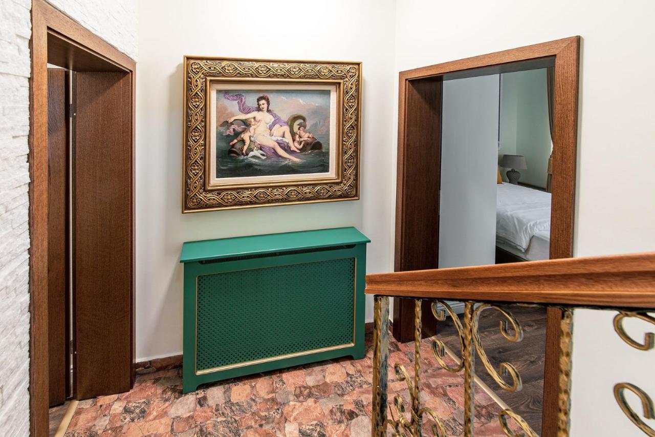 Akiro Boutique Hotel