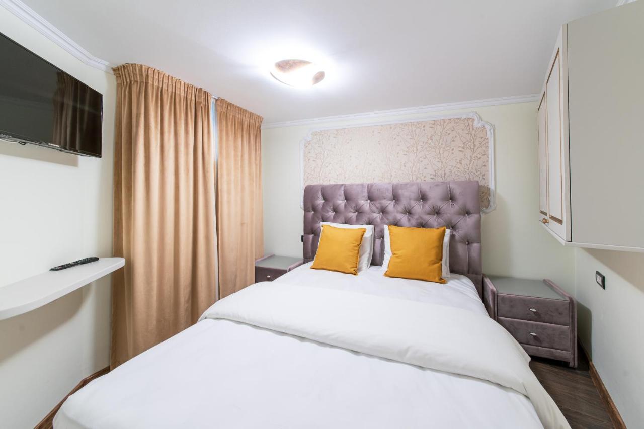 Akiro Boutique Hotel *