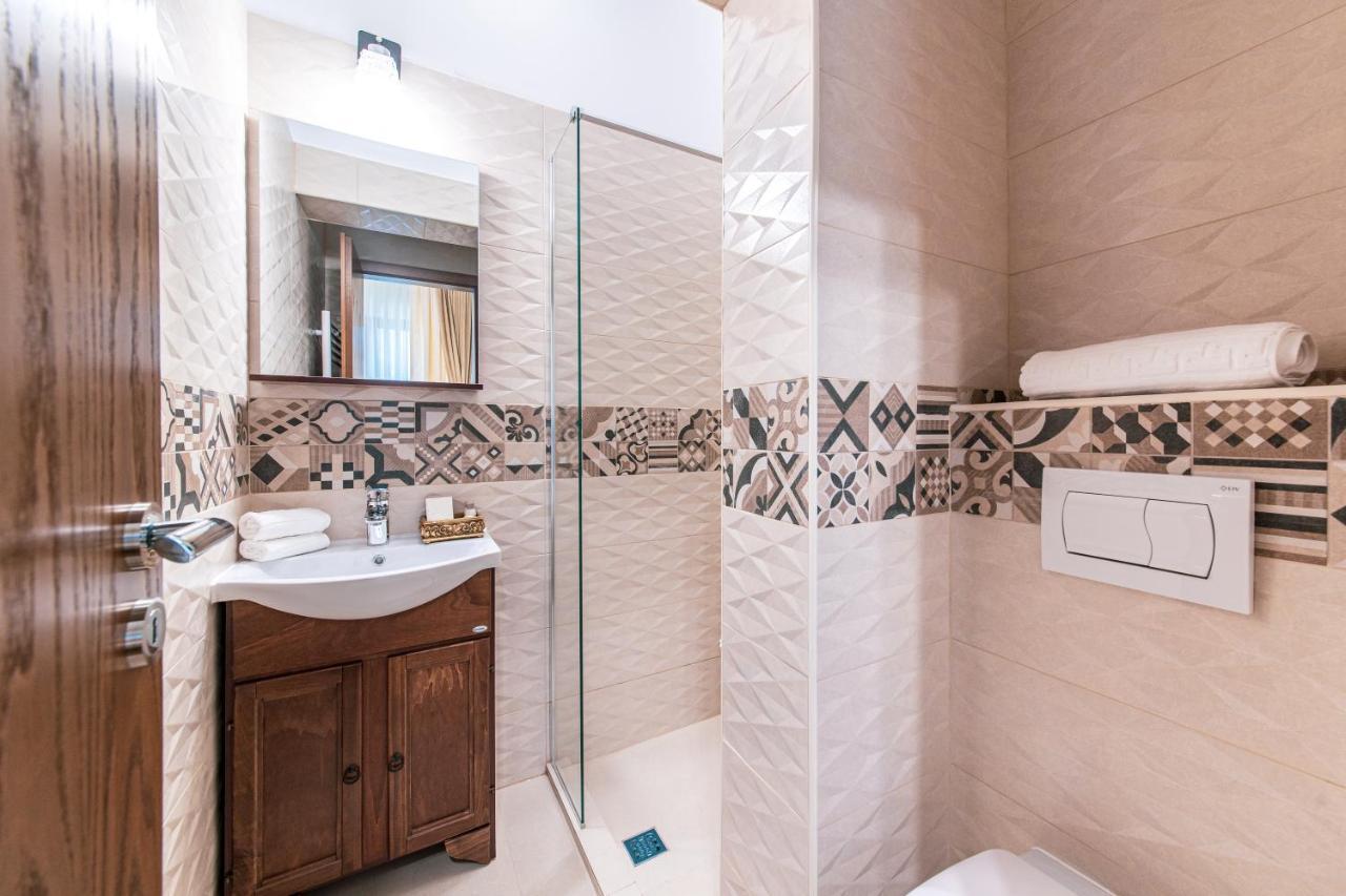 Akiro Boutique Hotel *